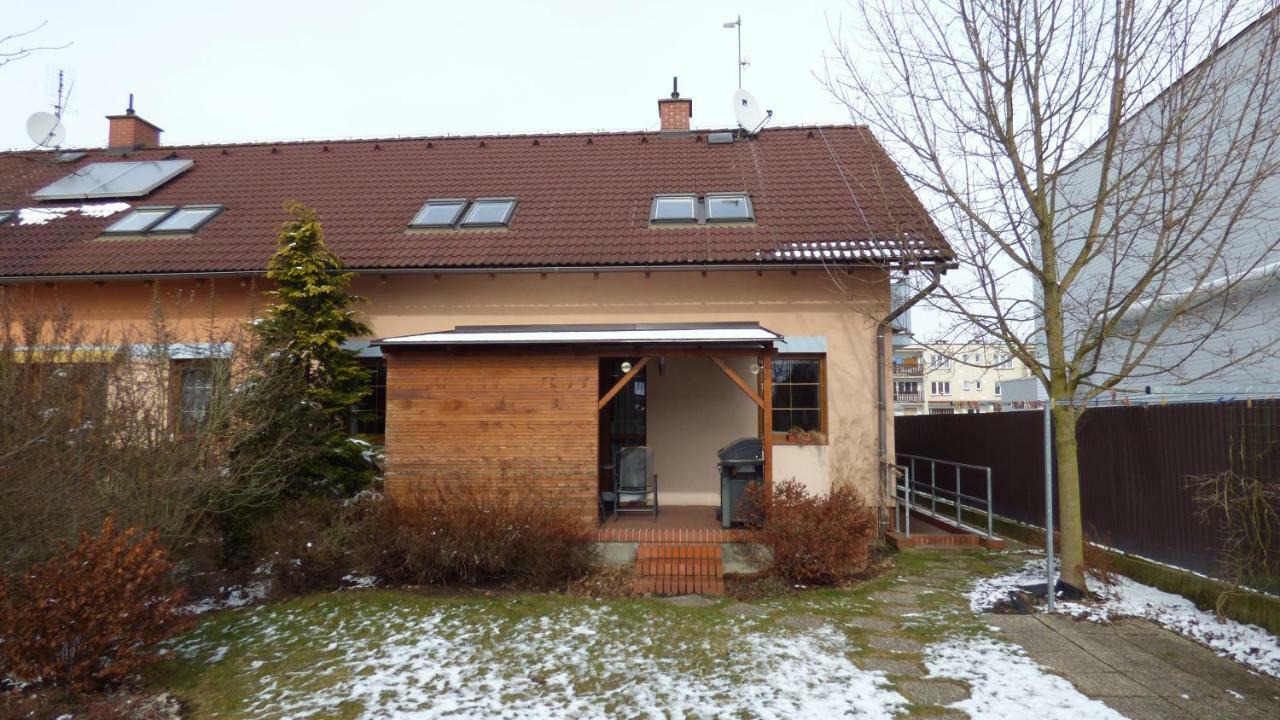 Dum V Mnichove Hradisti Se Zahradou Apartment Mnichovo Hradiste Exterior photo